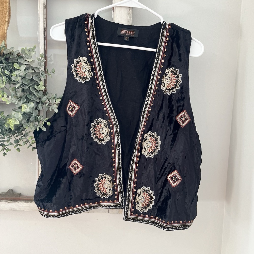 Shyanne Velvet Beaded Embroidered Vest XL Western Festival Cowgirl Rodeo - Picture 3 of 8